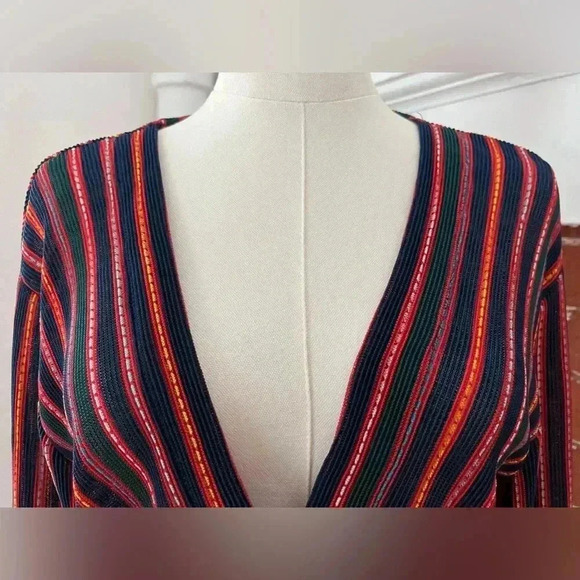 Topshop Striped Plisse Wrap Top in Navy Cropped Plunge Neck Blouse - Picture 7 of 14